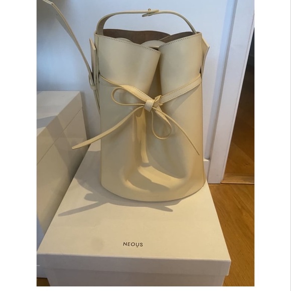Stunning Neous Sigma Bucket bag - Picture 3 of 5